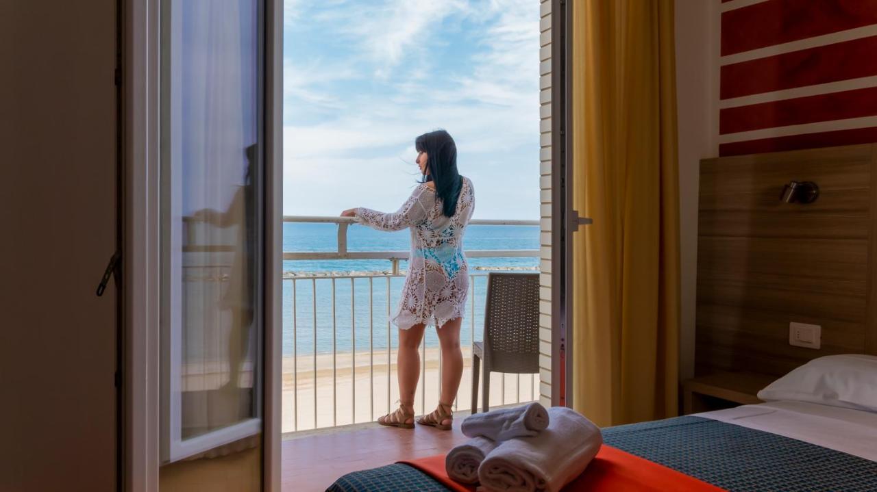 Hotel President'S Pesaro Exterior photo