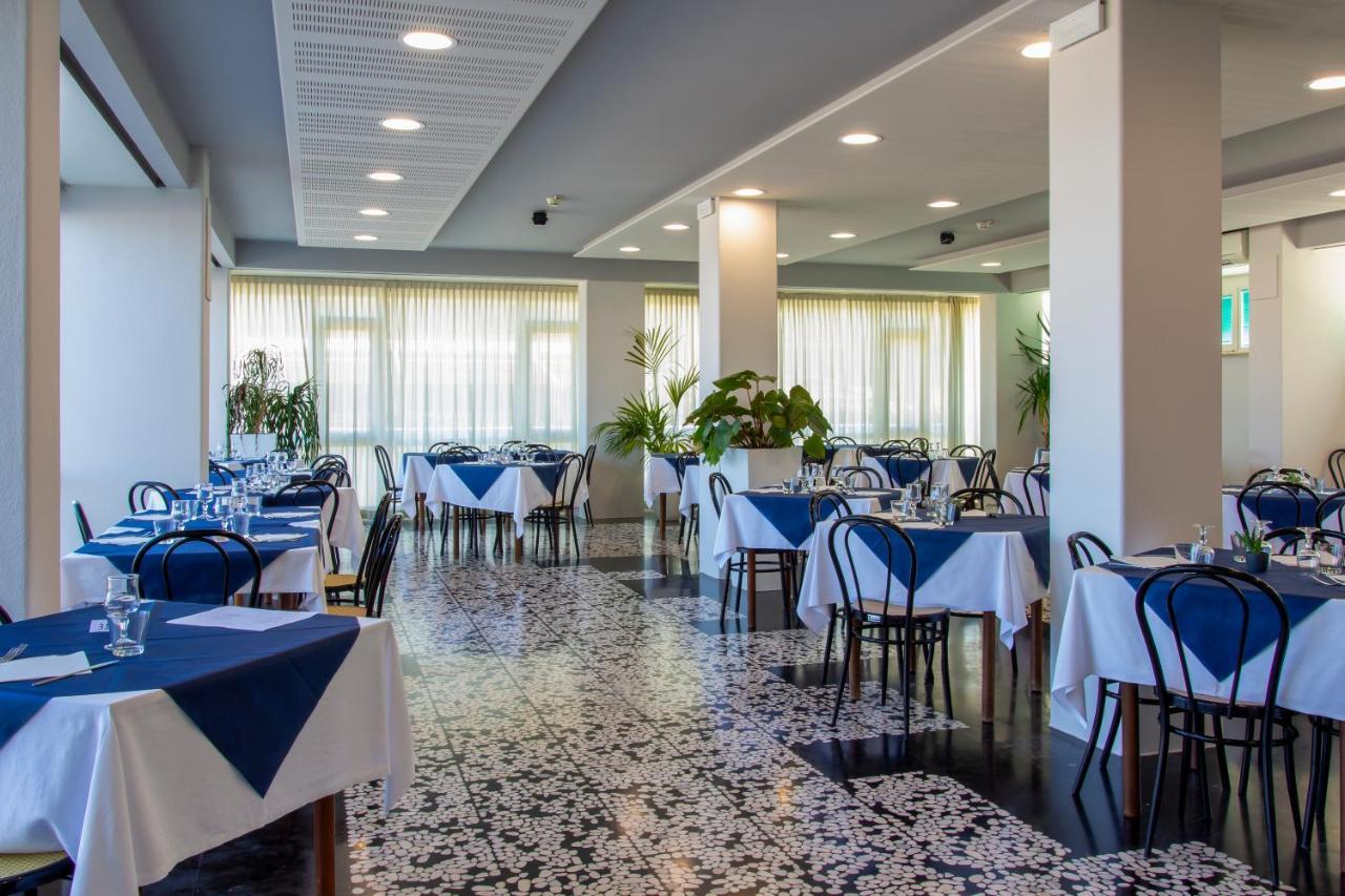 Hotel President'S Pesaro Exterior photo